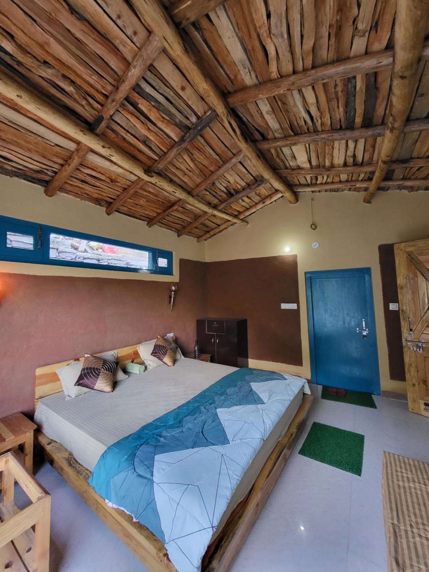 Zenoaks Homestay Almora Eksteriør billede